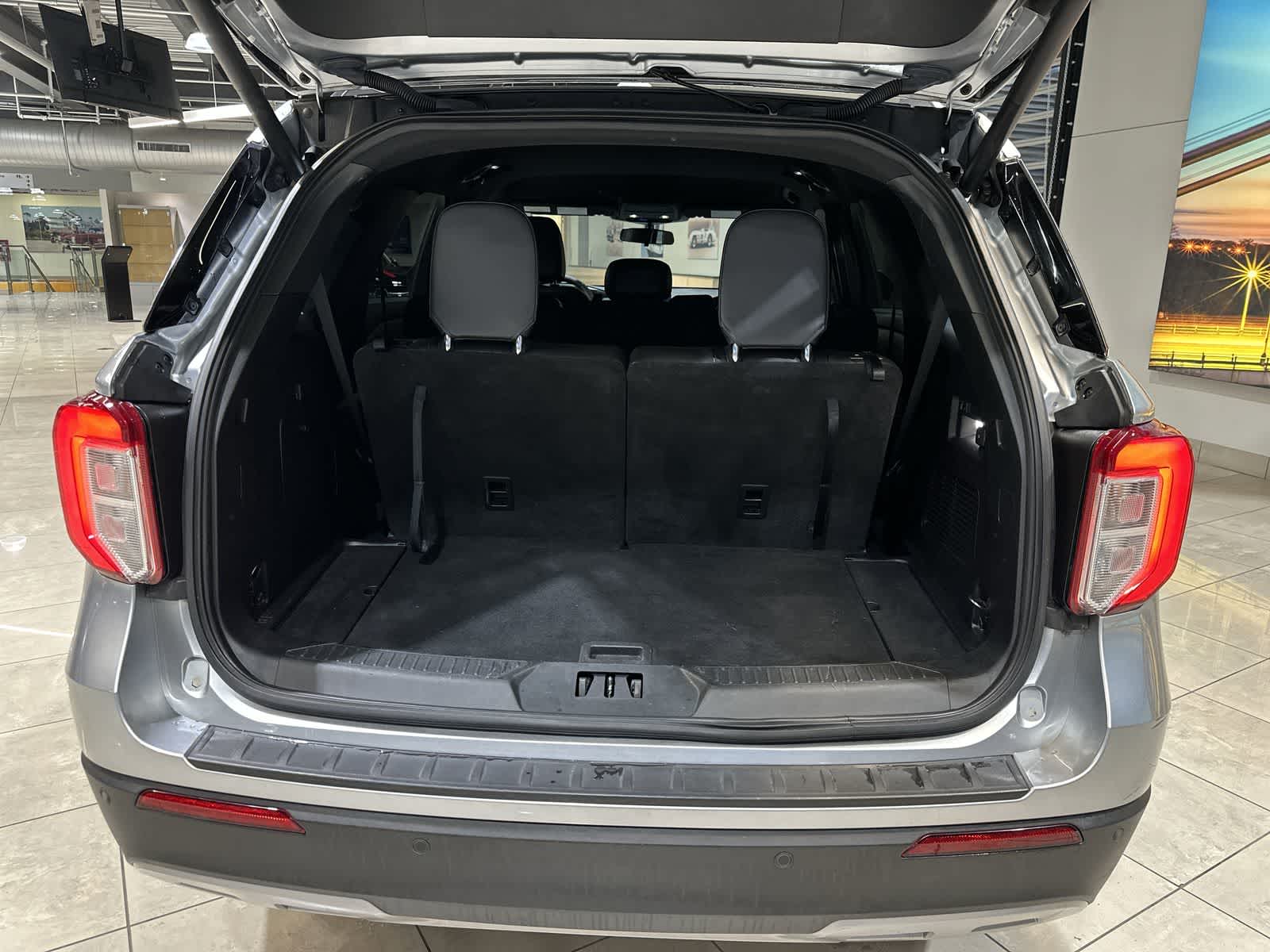 Thumbnail: 2020 Ford Explorer - 31