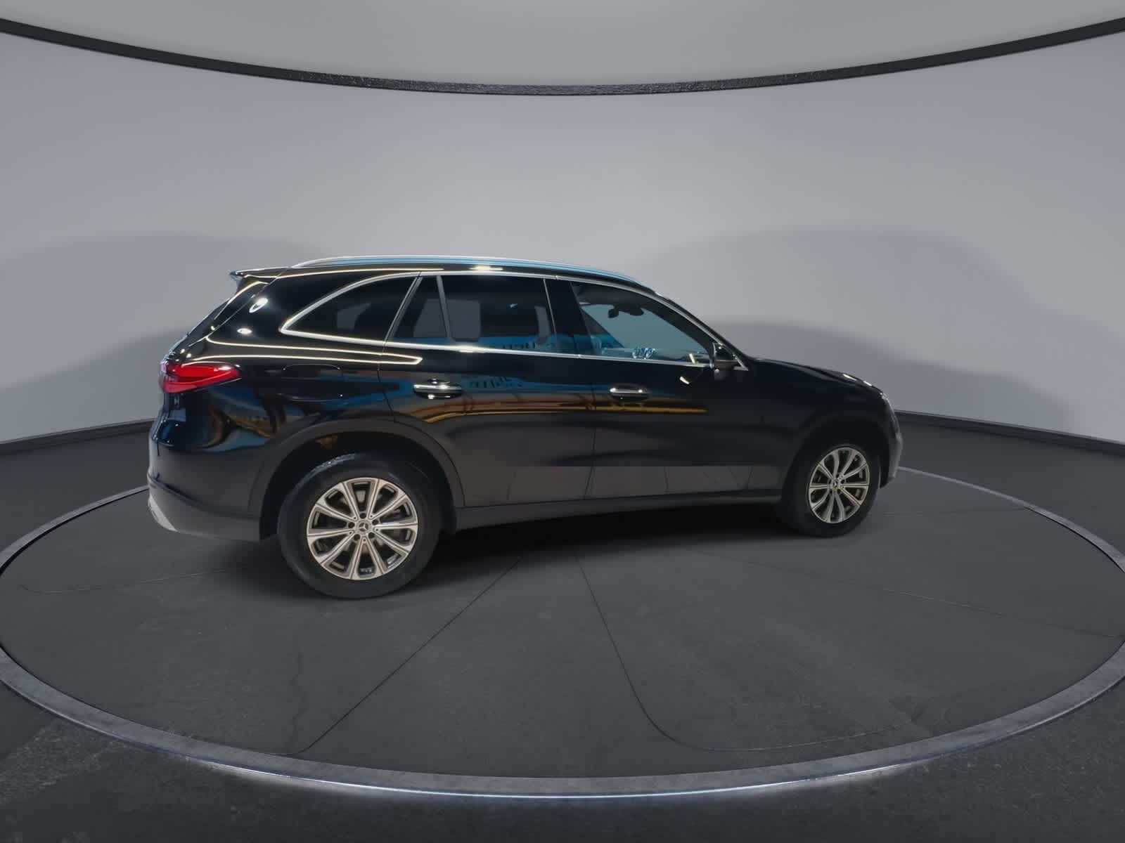 Thumbnail: 2025 Mercedes-Benz GLC - 12