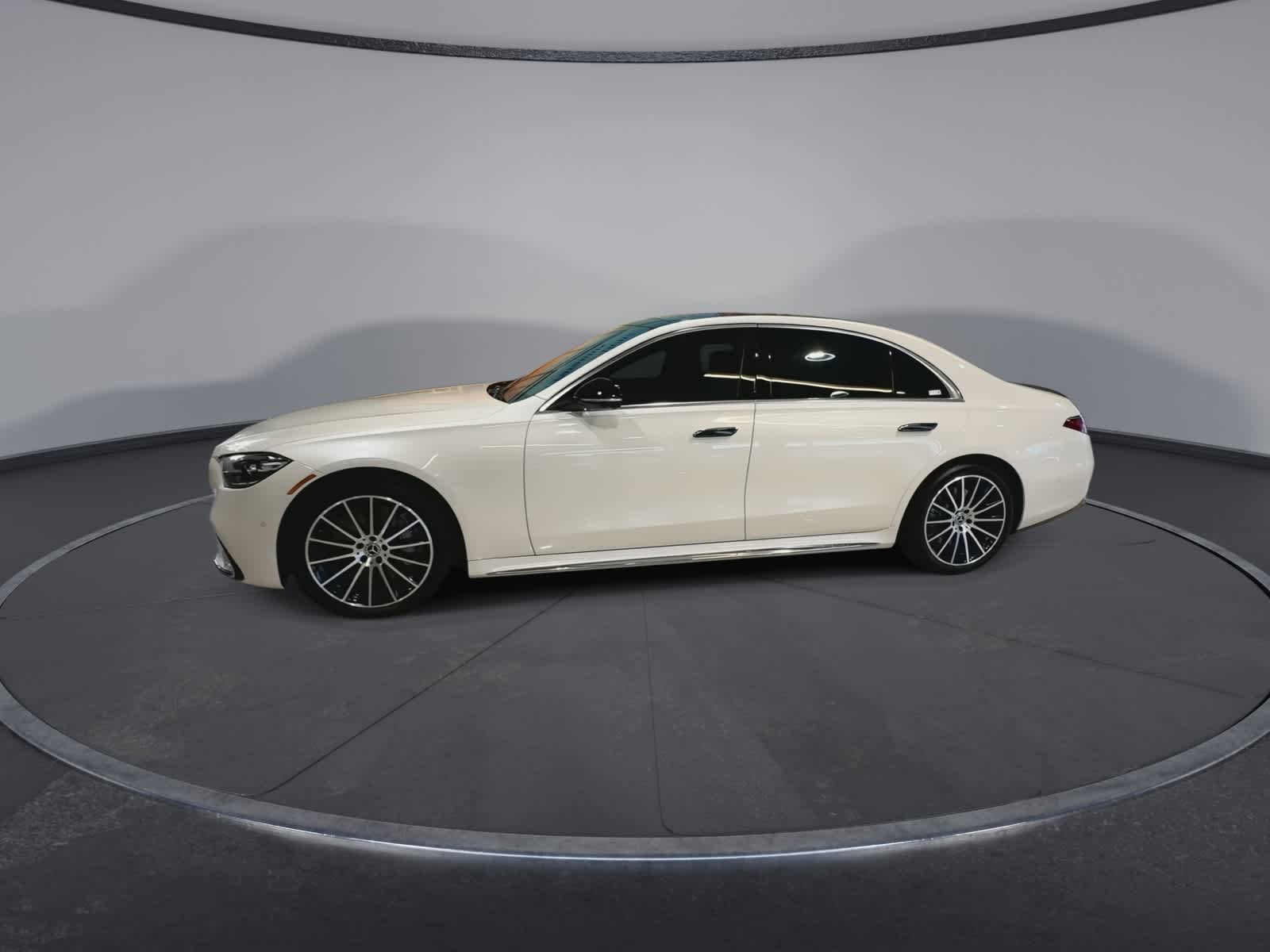 Thumbnail: 2023 Mercedes-Benz S-Class - 6