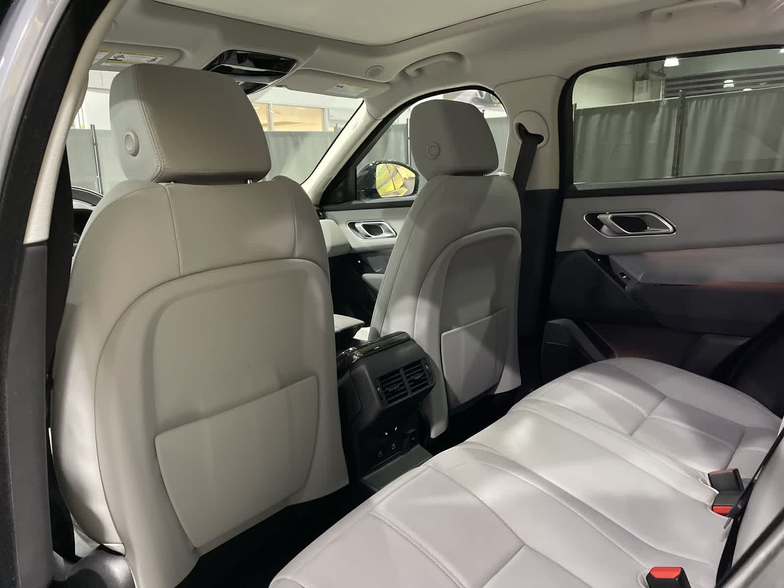 Thumbnail: 2025 Land Rover Range Rover Velar - 24