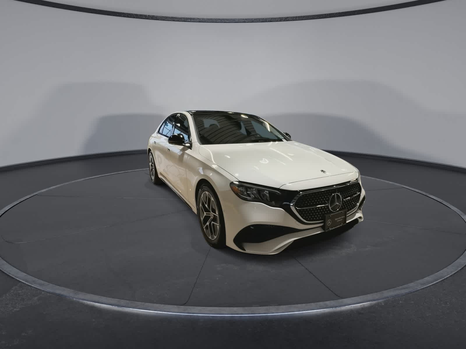 Thumbnail: 2025 Mercedes-Benz E-Class - 3