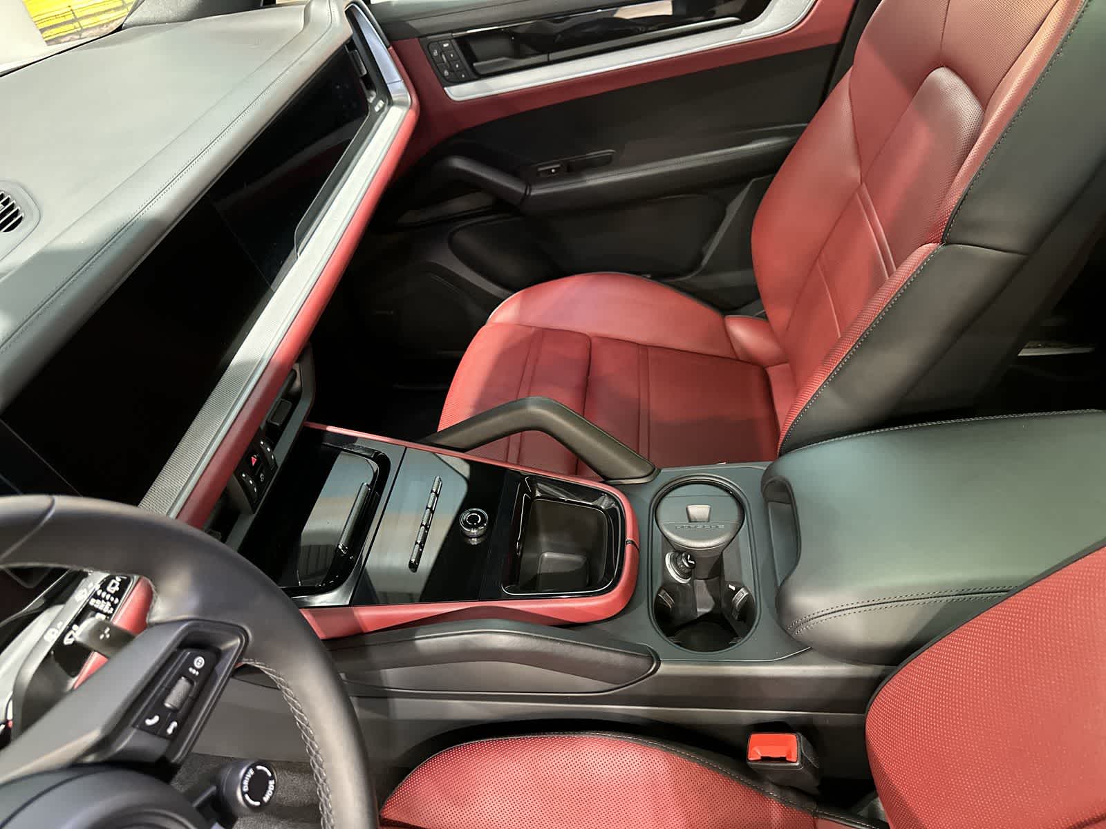 Thumbnail: 2024 Porsche Cayenne - 27
