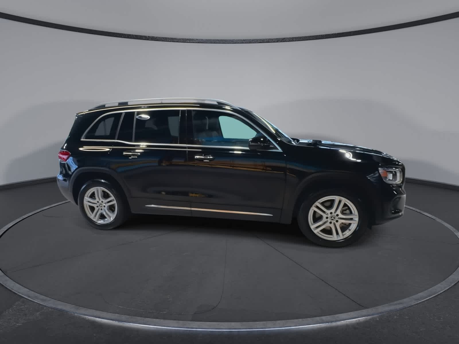 Thumbnail: 2022 Mercedes-Benz GLB - 13