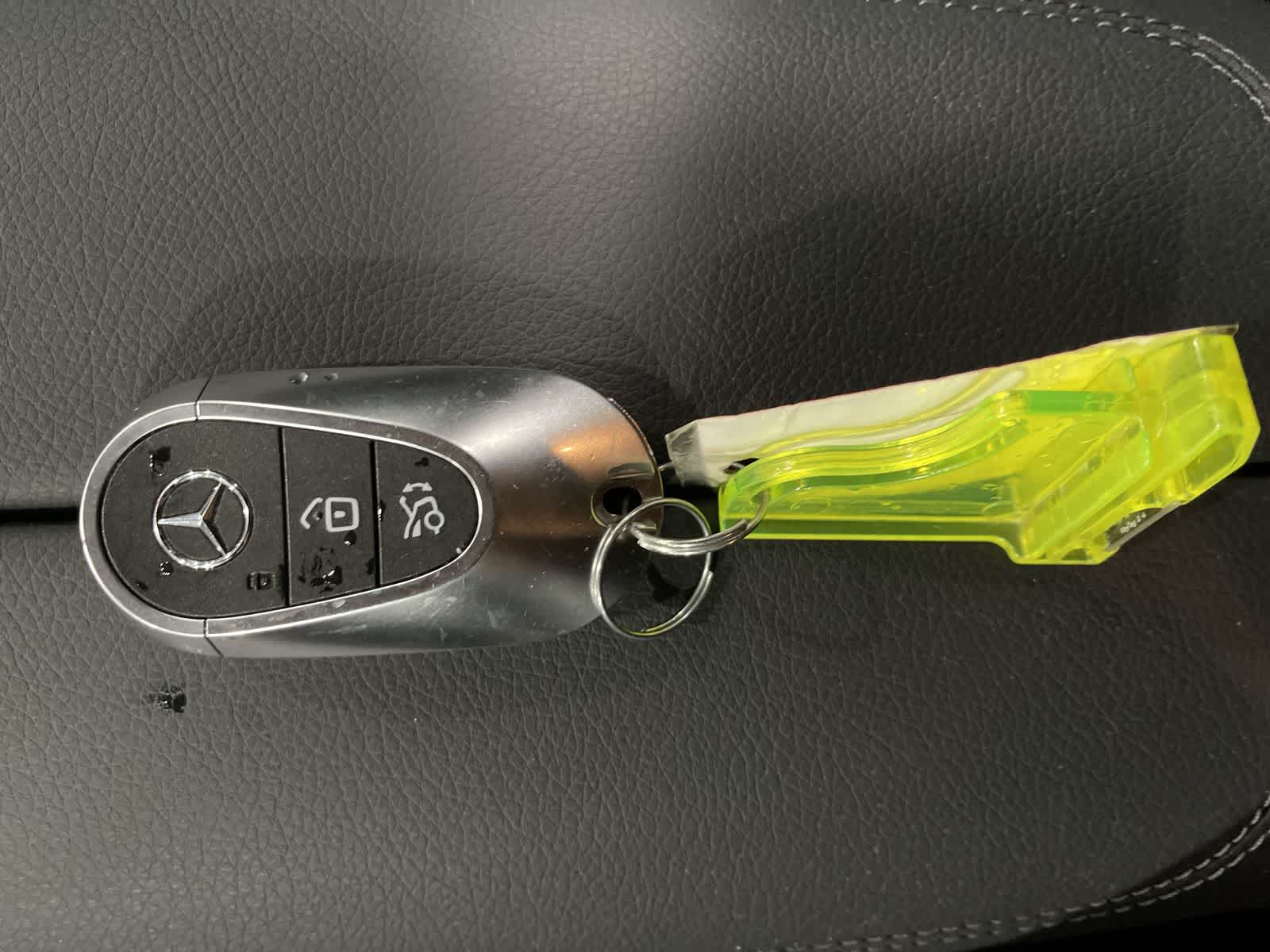 Thumbnail: 2025 Mercedes-Benz GLC - 32