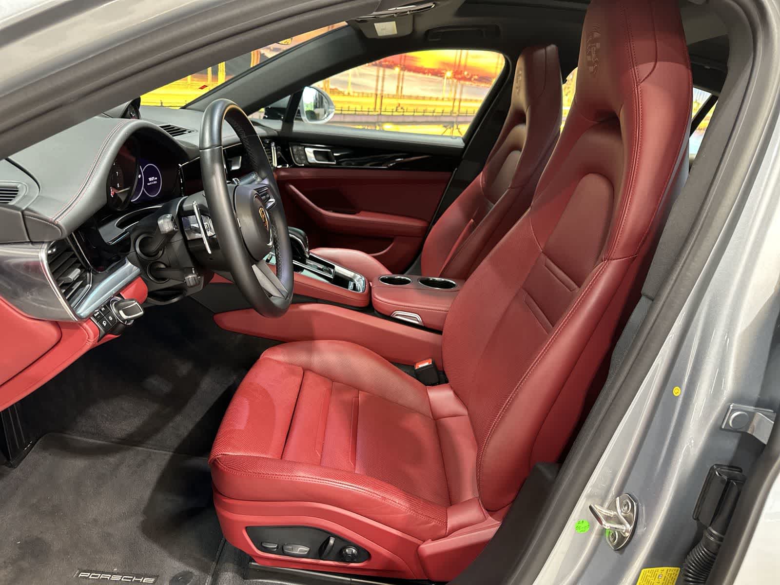 Thumbnail: 2023 Porsche Panamera - 23