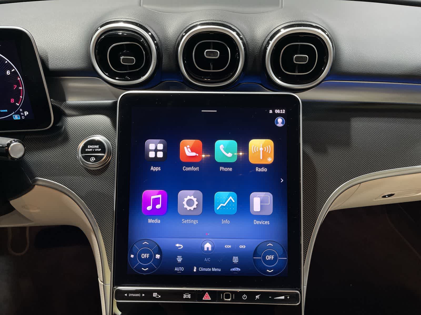 Thumbnail: 2025 Mercedes-Benz C-Class - 28