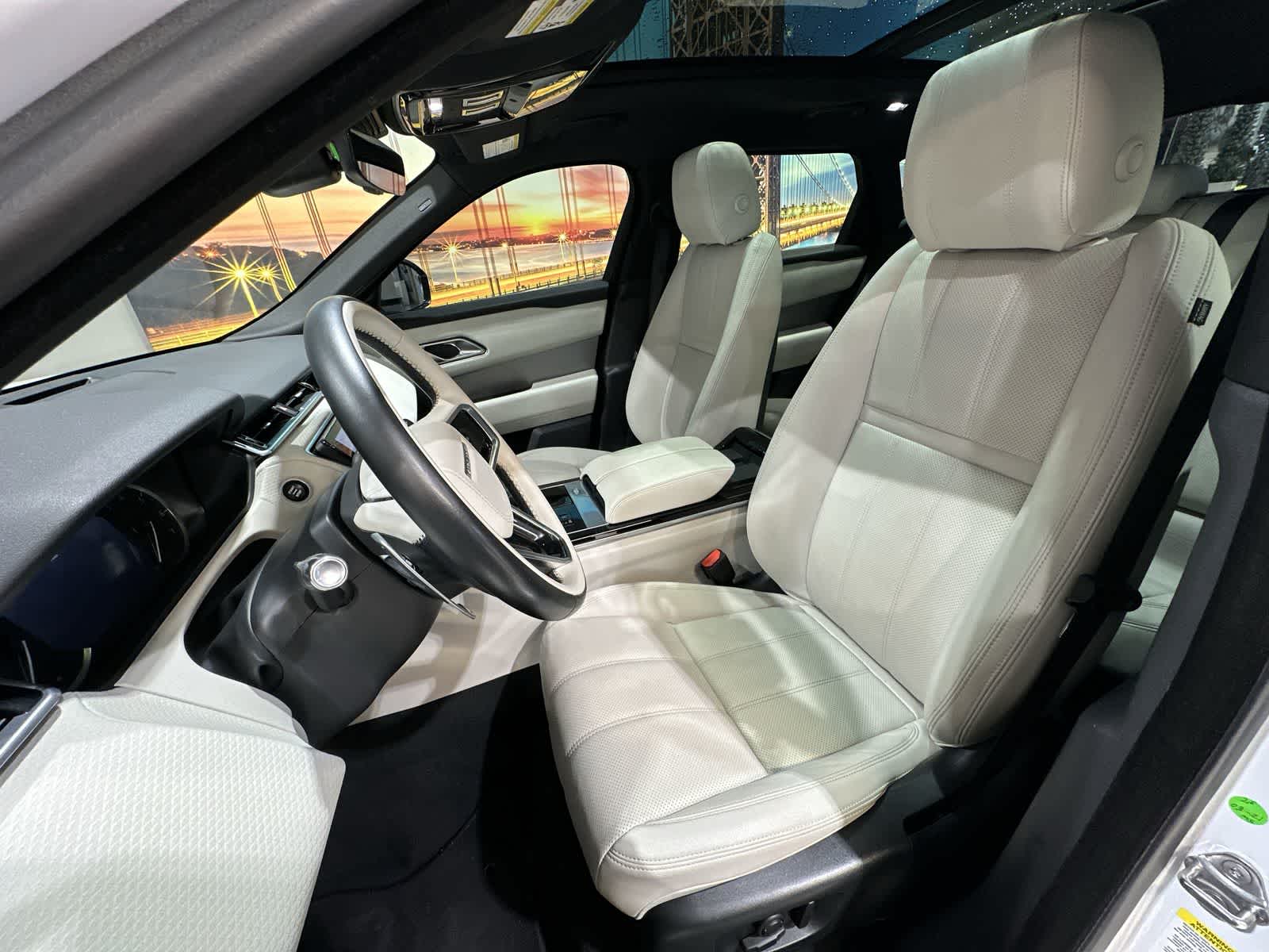 Thumbnail: 2021 Land Rover Range Rover Velar - 23