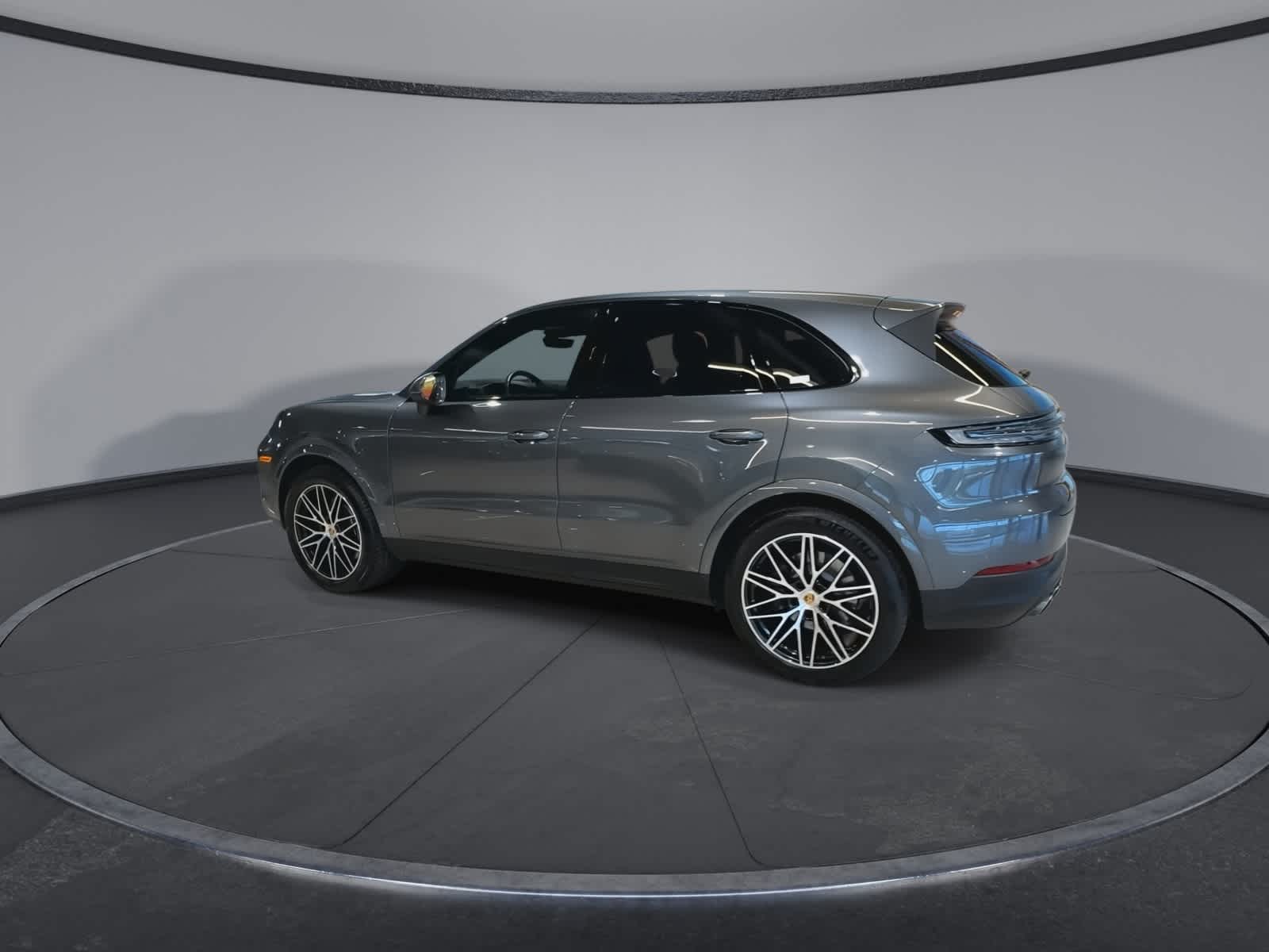 Thumbnail: 2024 Porsche Cayenne - 8