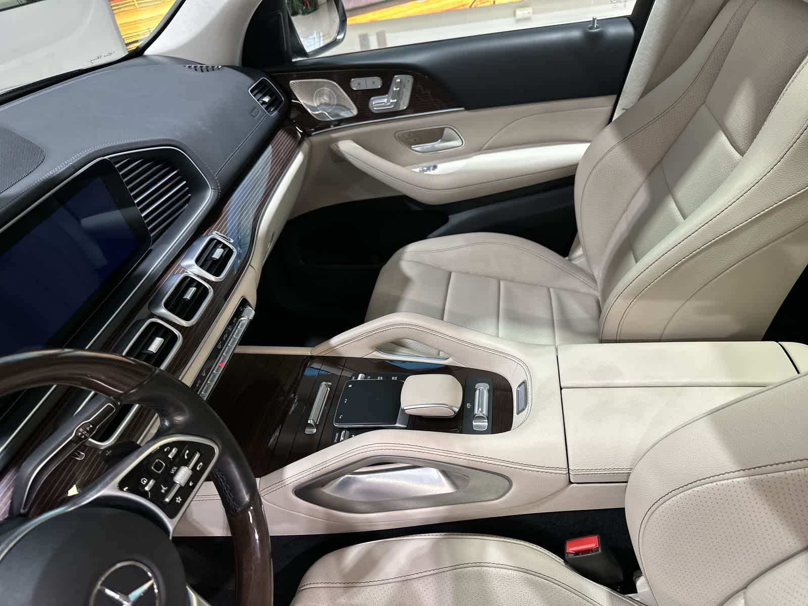 Thumbnail: 2022 Mercedes-Benz GLS - 28
