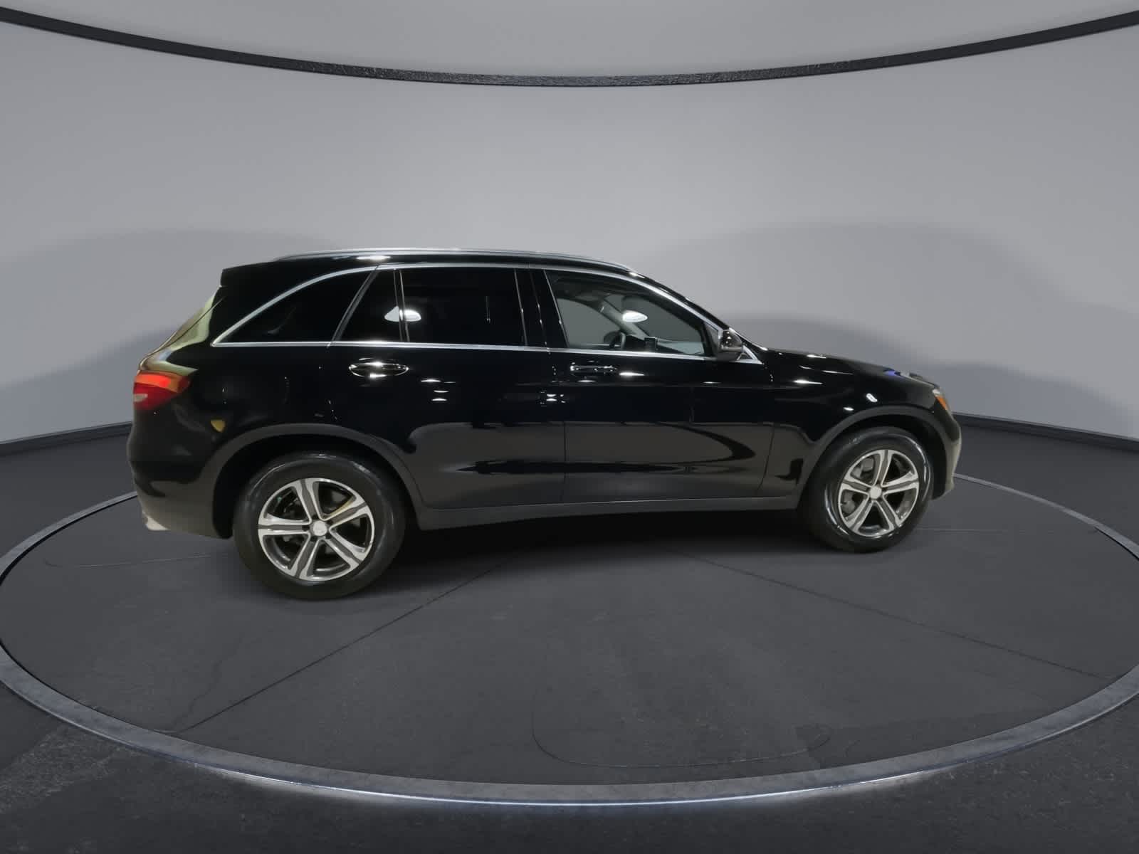 Thumbnail: 2016 Mercedes-Benz GLC - 13