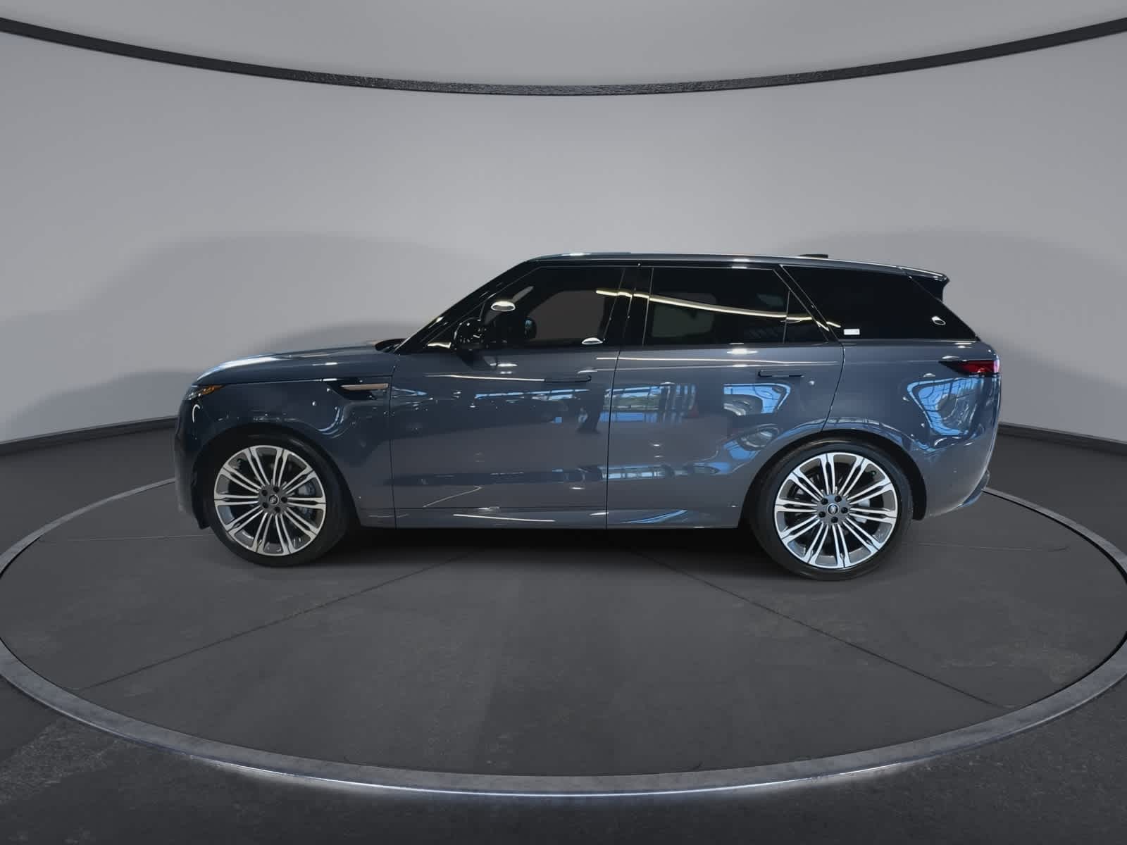 Thumbnail: 2025 Land Rover Range Rover Sport - 7