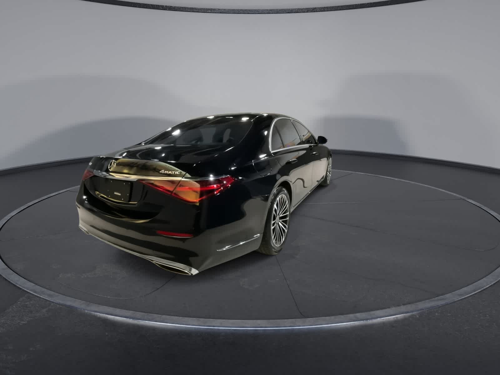 Thumbnail: 2023 Mercedes-Benz S-Class - 11