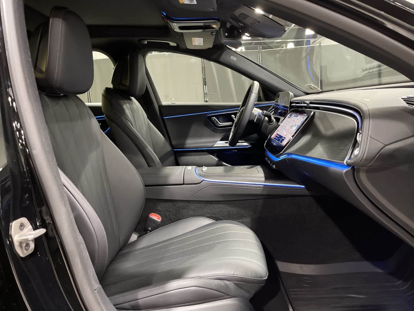 Thumbnail: 2025 Mercedes-Benz E-Class - 26