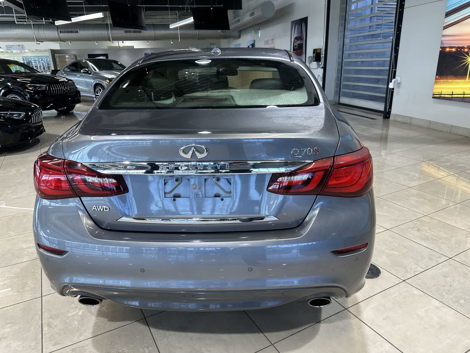 Thumbnail: 2017 INFINITI Q70 - 17