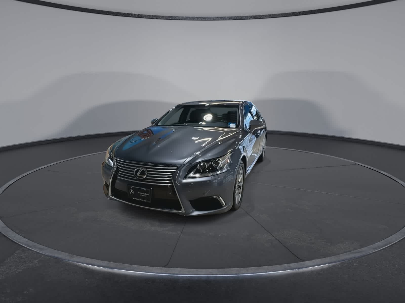 Thumbnail: 2016 Lexus LS - 4