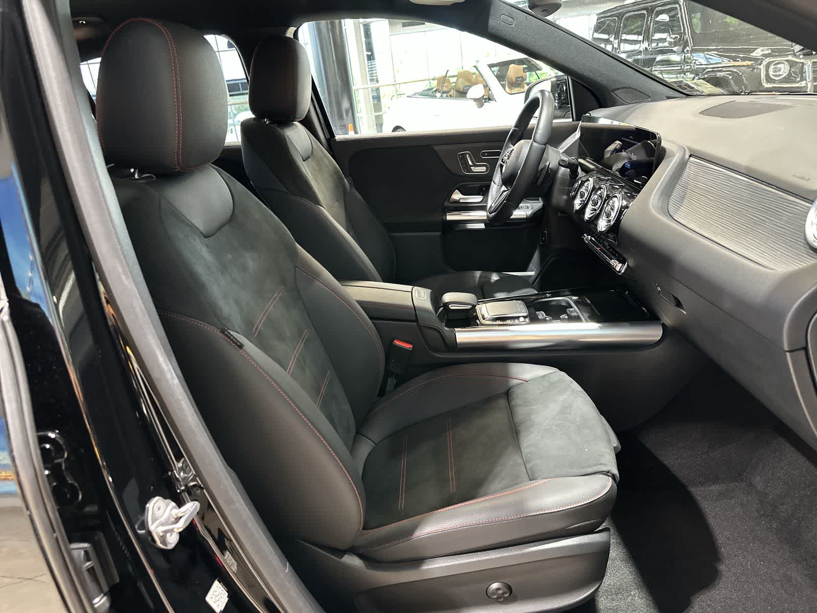 Thumbnail: 2023 Mercedes-Benz GLA - 26