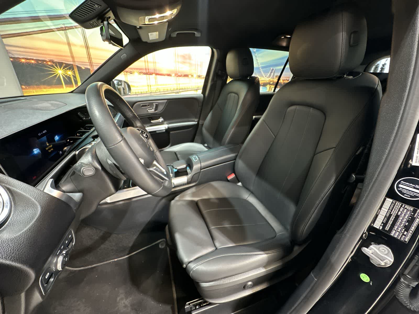 Thumbnail: 2021 Mercedes-Benz GLB - 23