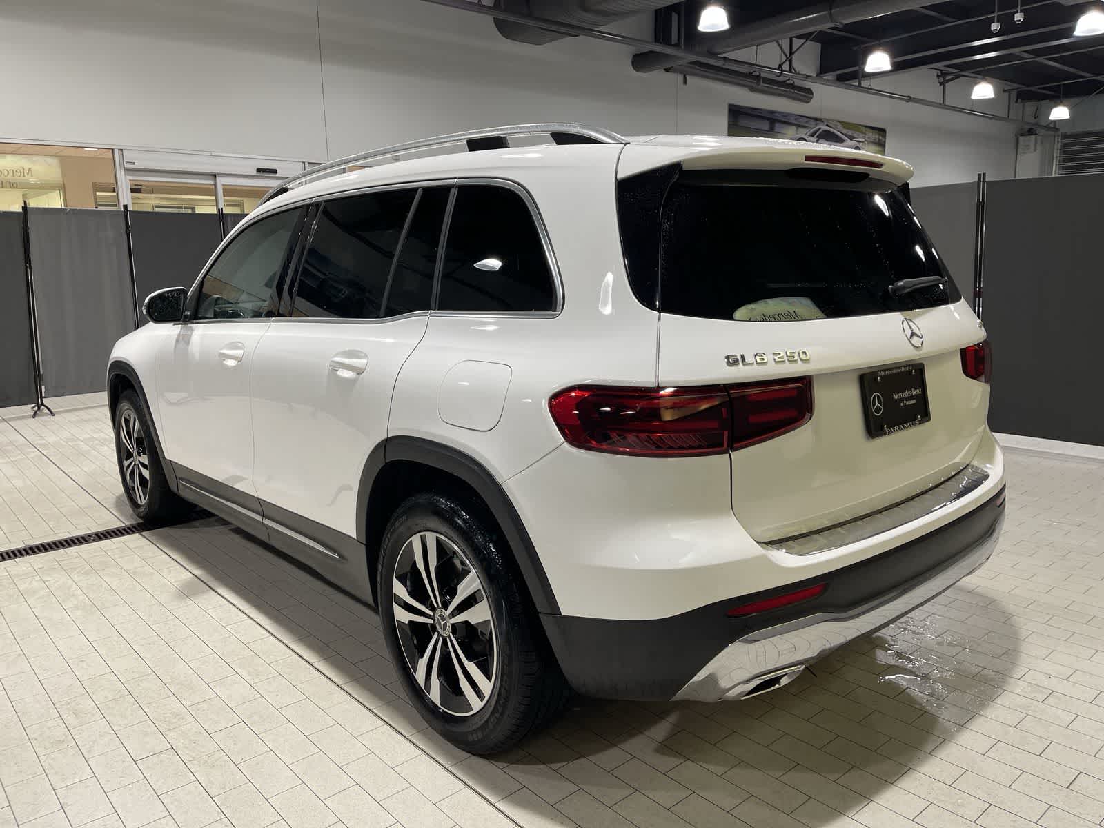 Thumbnail: 2025 Mercedes-Benz GLB - 16