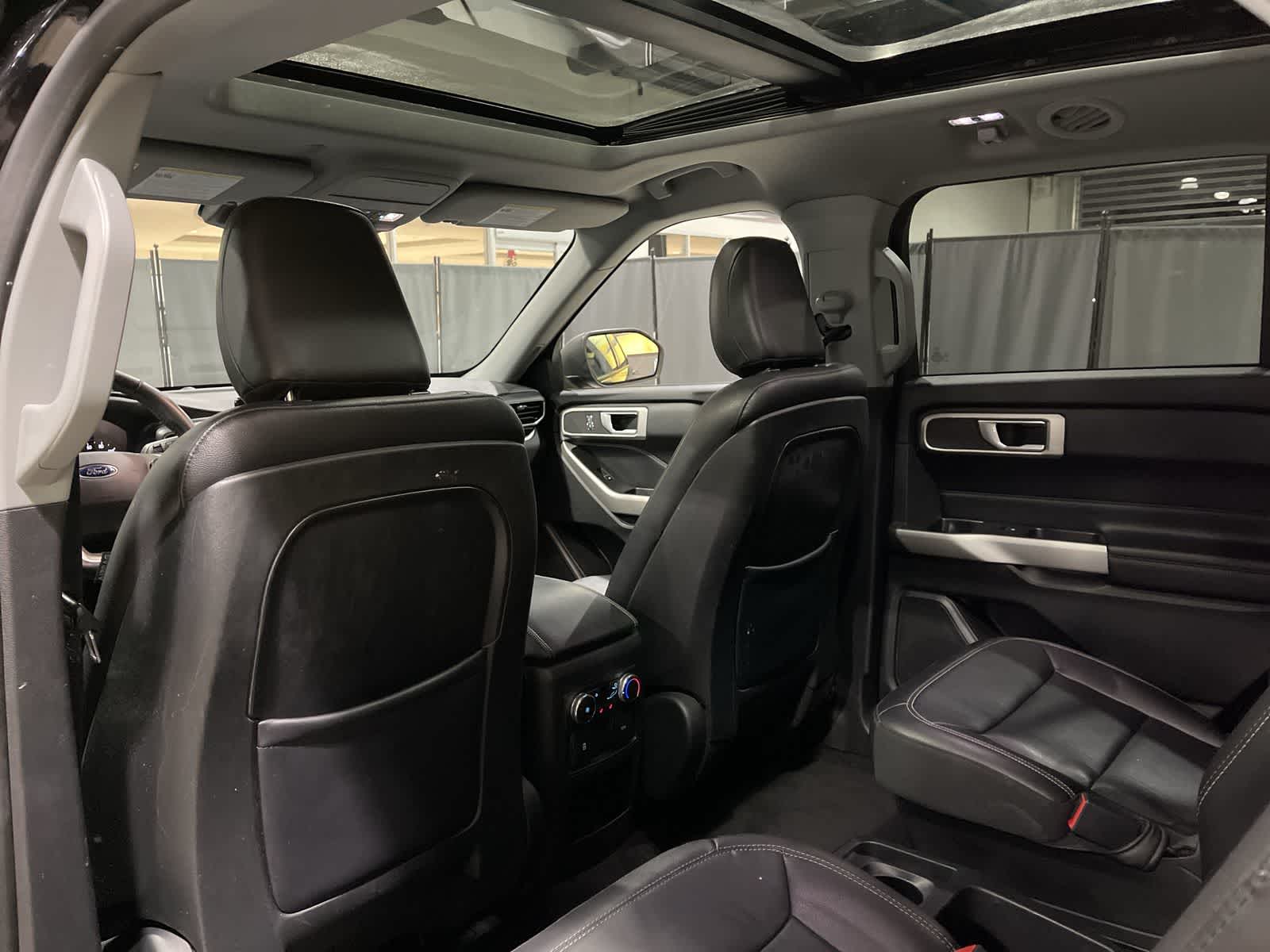 Thumbnail: 2020 Ford Explorer - 24