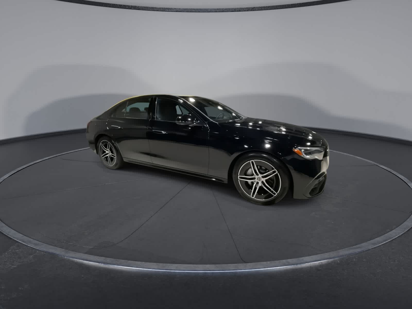 2025 Mercedes Benz E 350 4MATIC photo 2