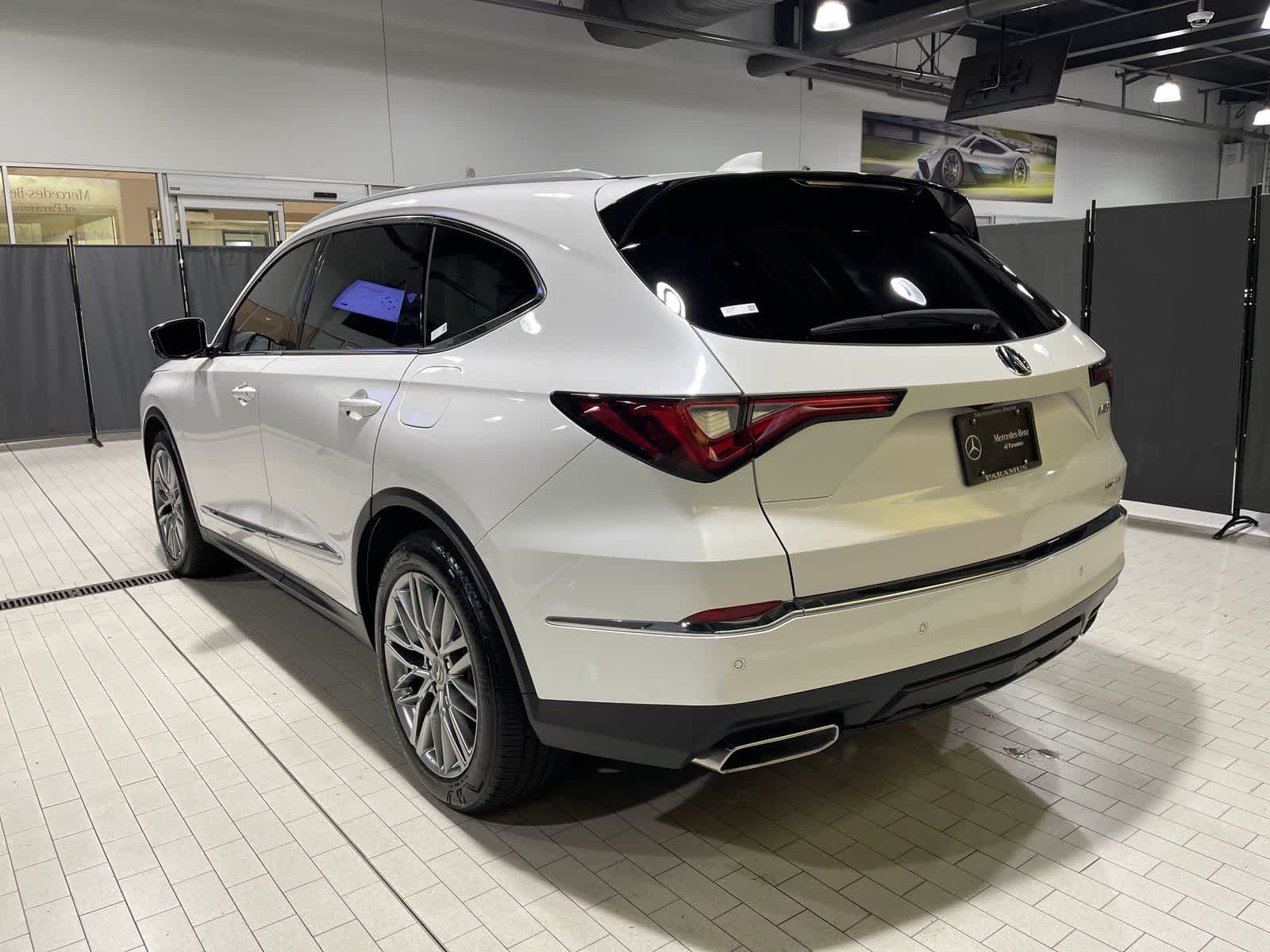 Thumbnail: 2023 Acura MDX - 16