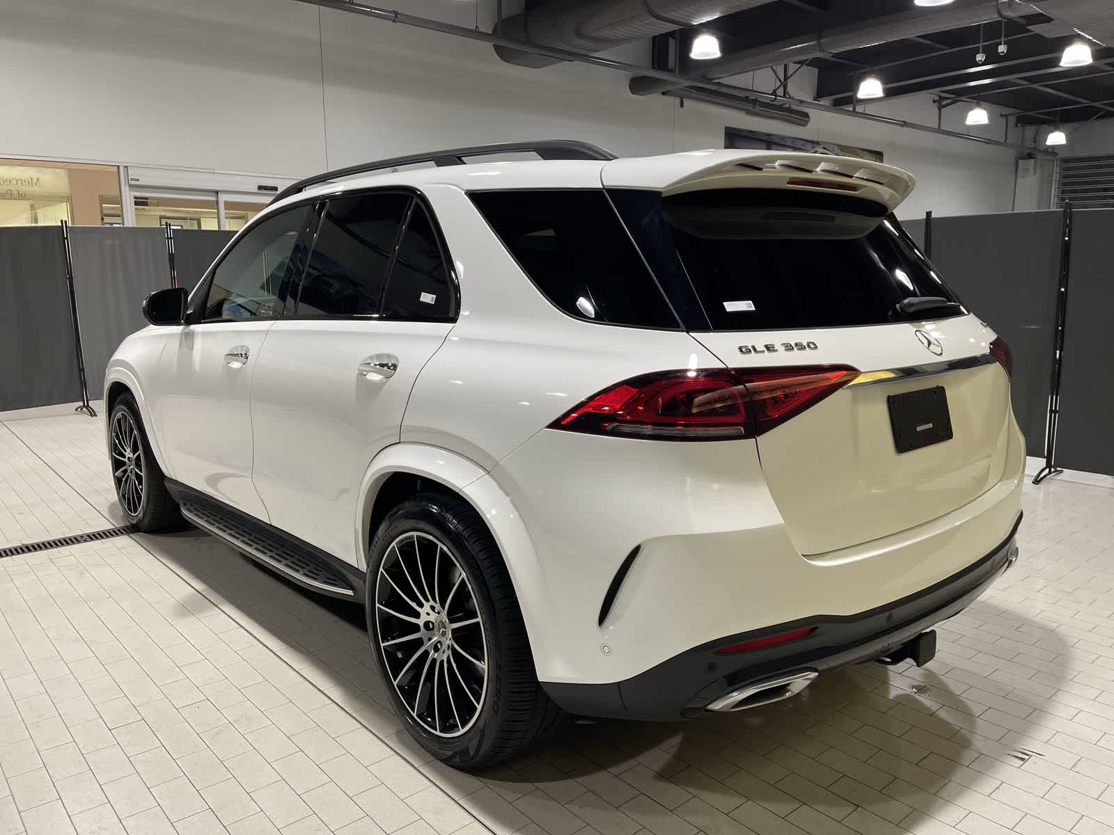 Thumbnail: 2023 Mercedes-Benz GLE - 16