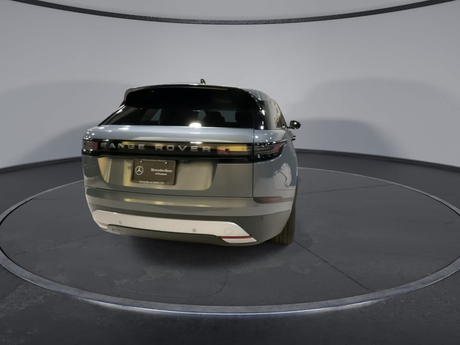 Thumbnail: 2025 Land Rover Range Rover Velar - 10