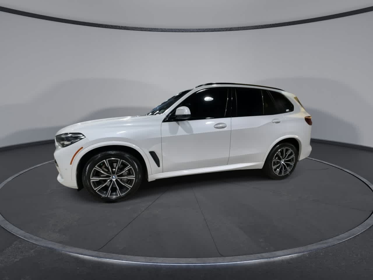 Thumbnail: 2023 BMW X5 - 5