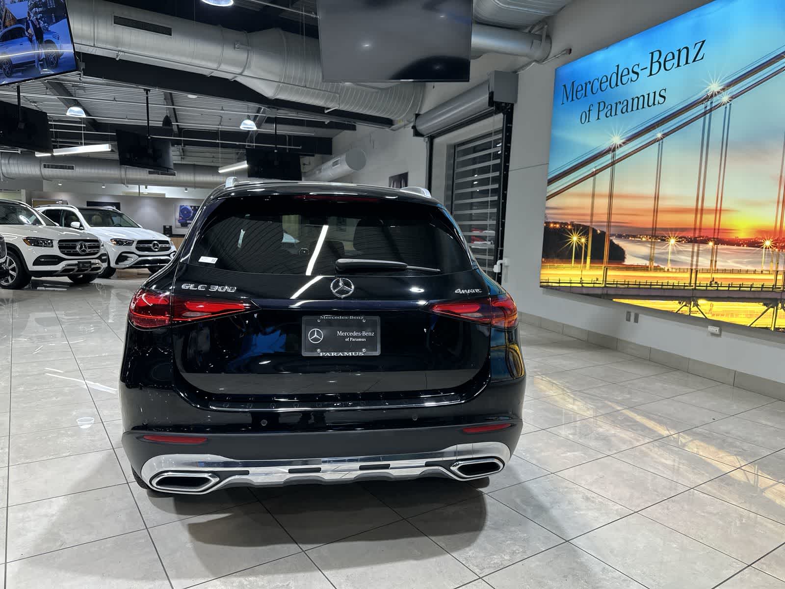 Thumbnail: 2023 Mercedes-Benz GLC - 17