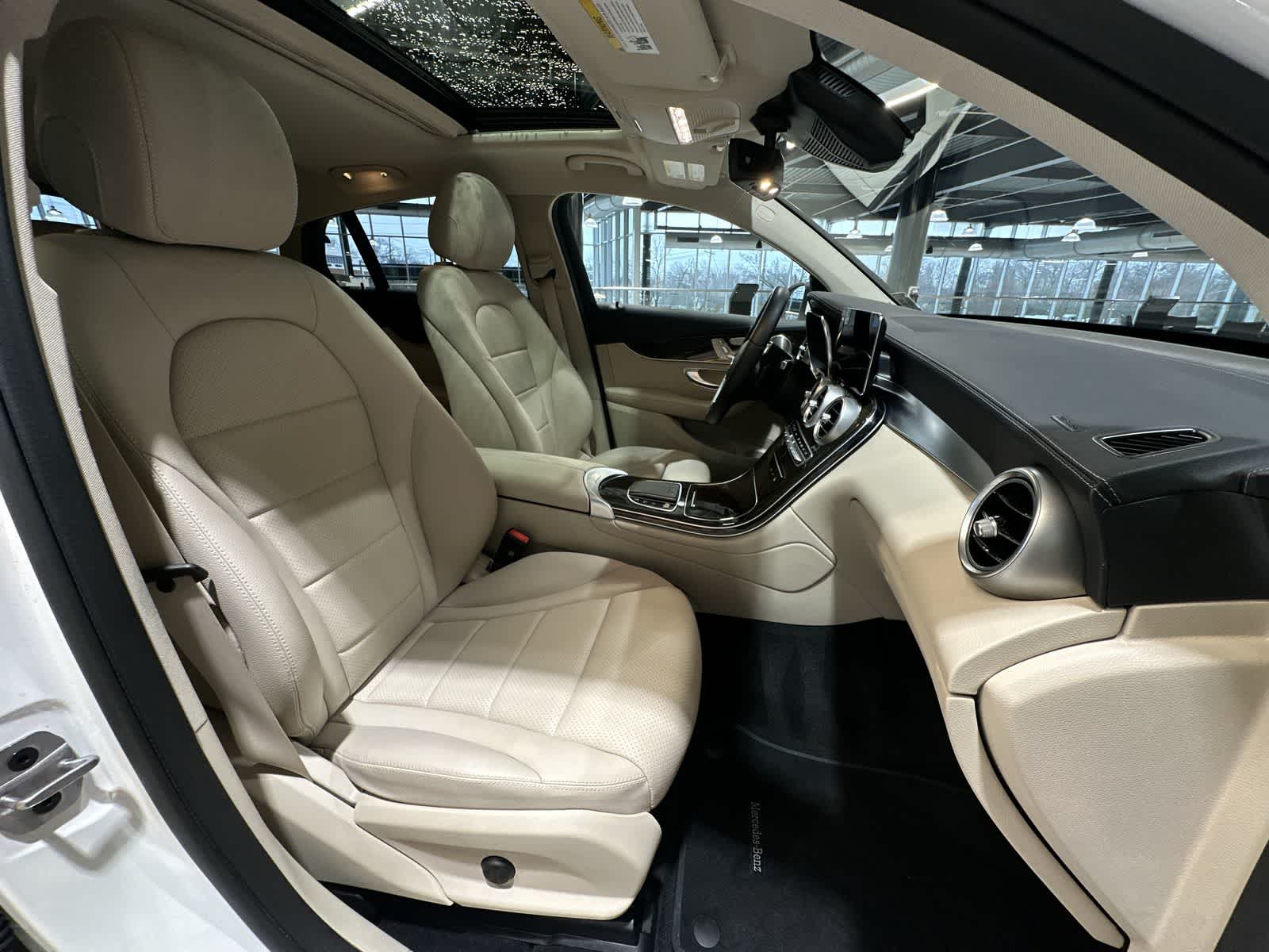 Thumbnail: 2023 Mercedes-Benz GLC - 26