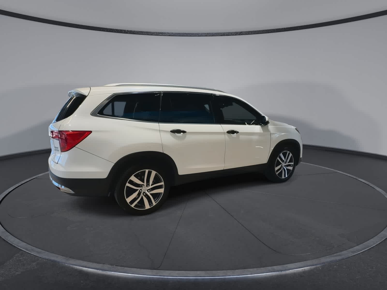 Thumbnail: 2017 Honda Pilot - 12