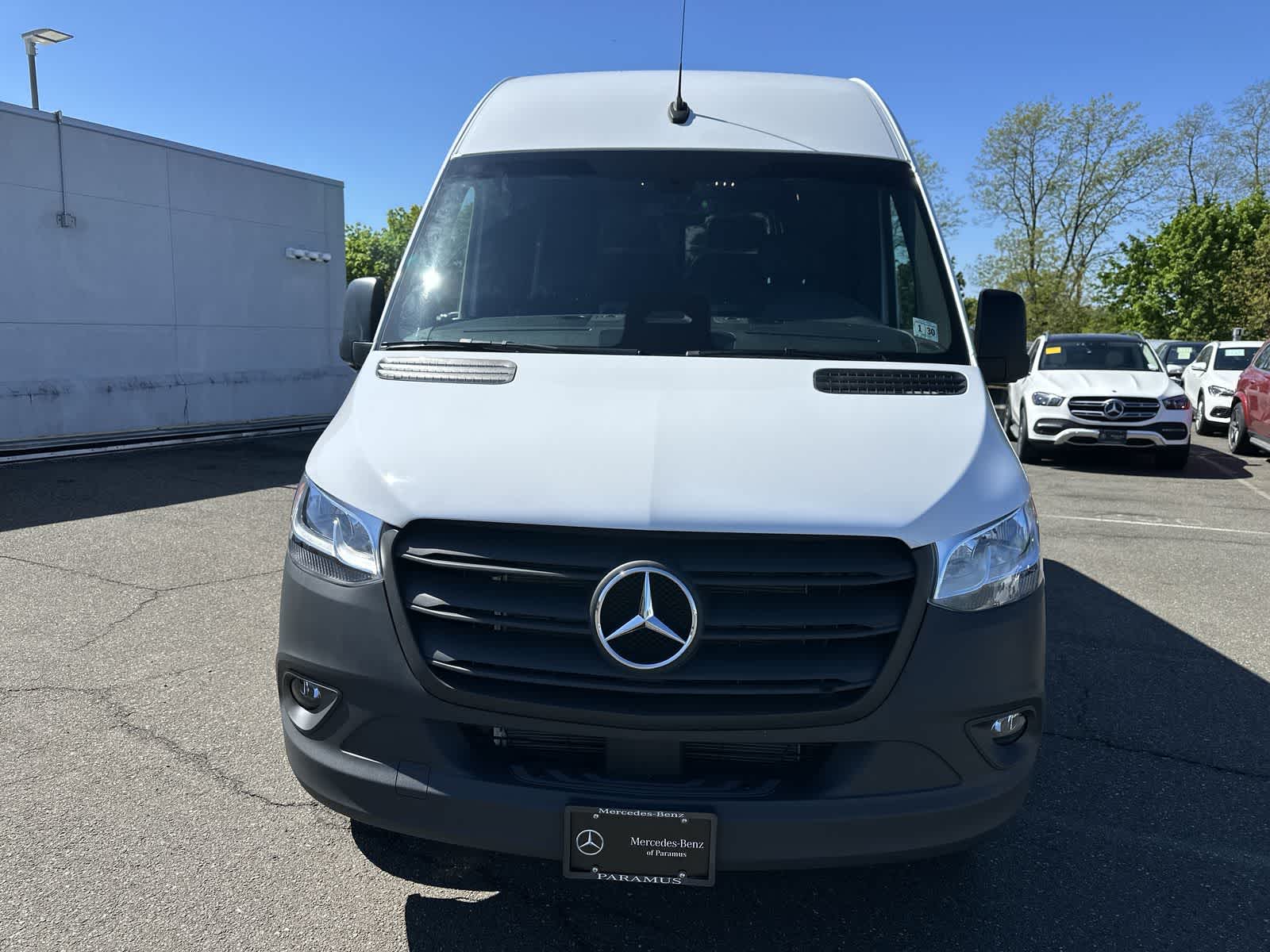Thumbnail: 2025 Mercedes-Benz Sprinter - 18
