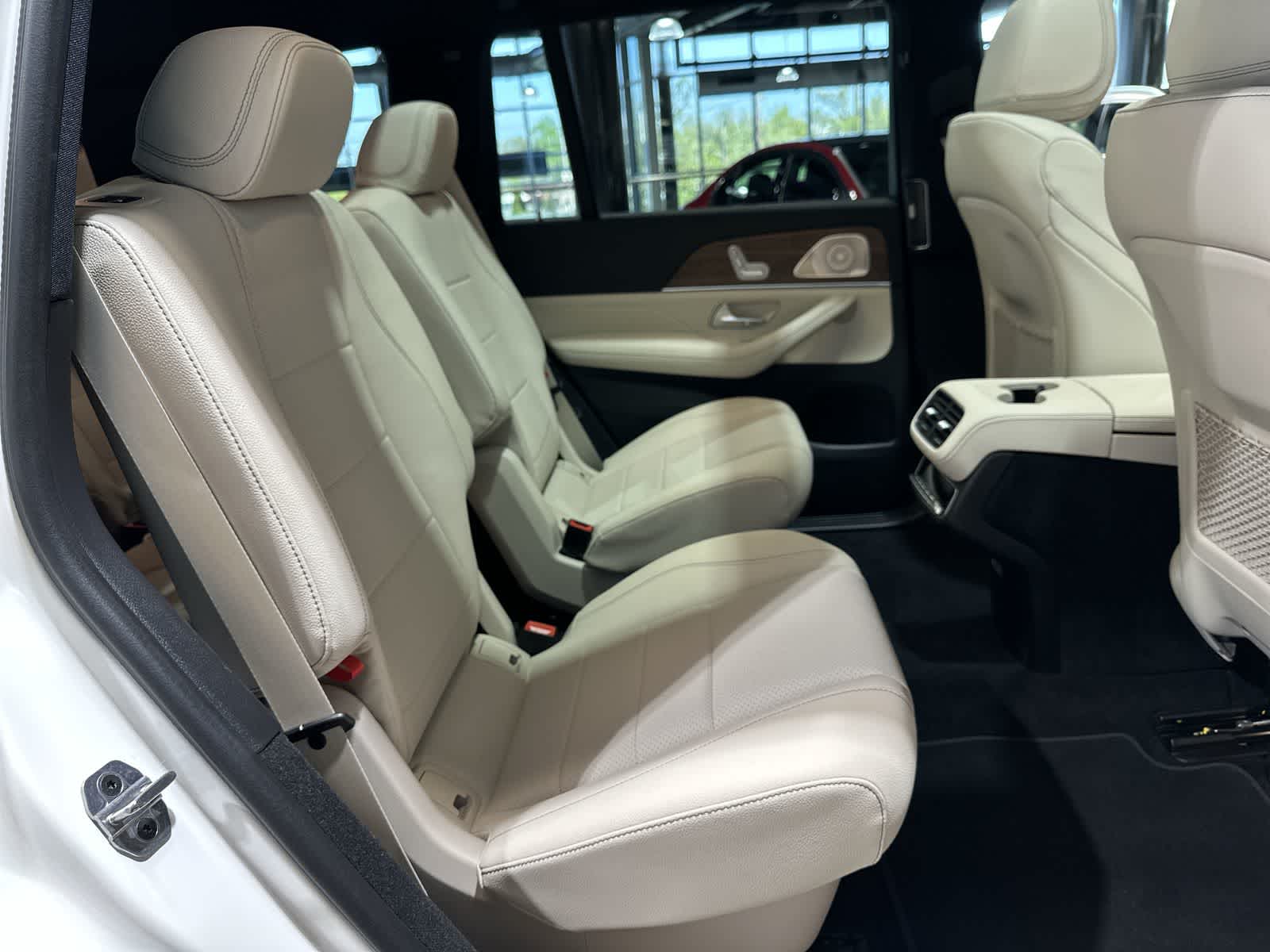 Thumbnail: 2025 Mercedes-Benz GLS - 25