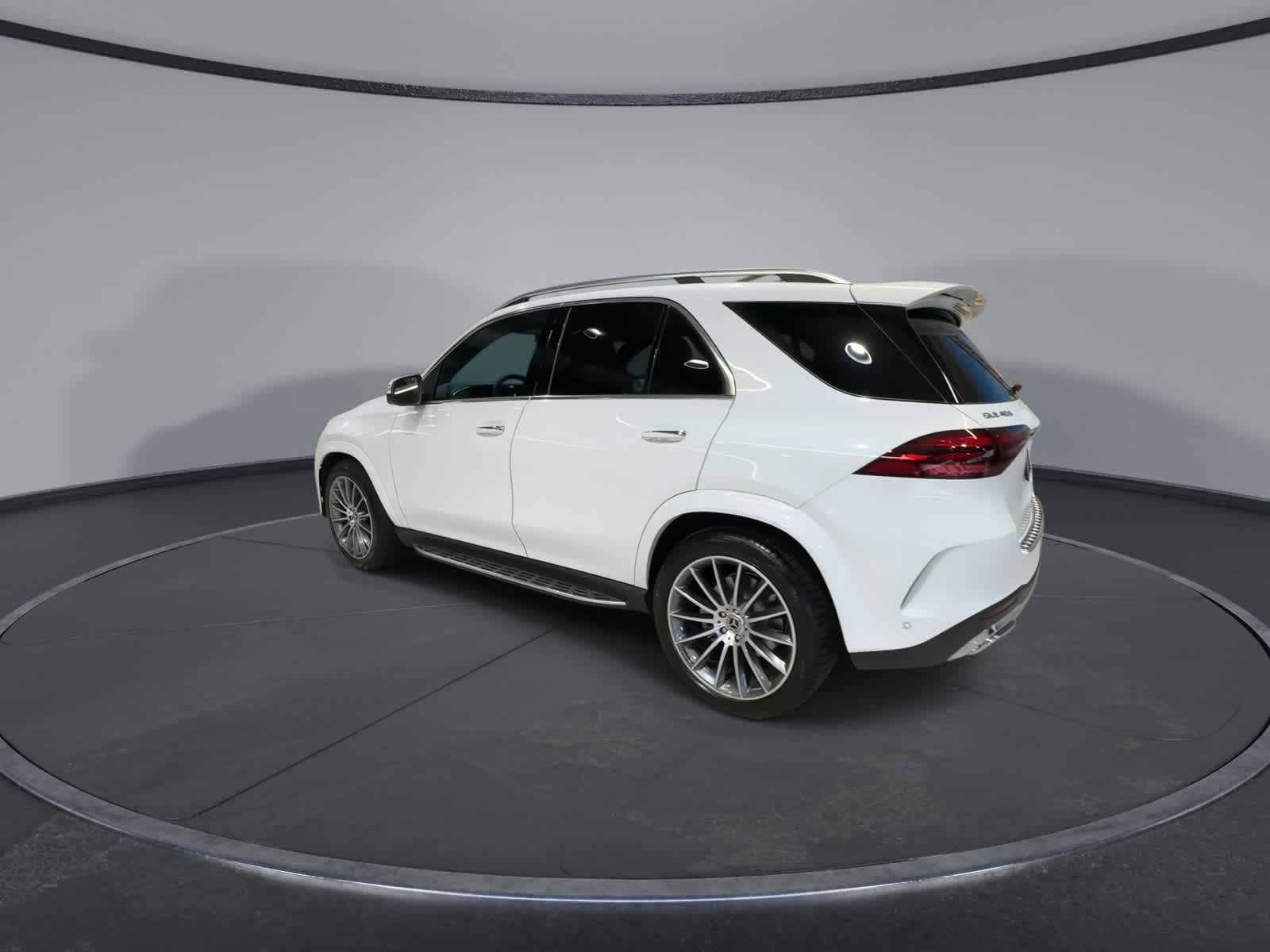 Thumbnail: 2026 Mercedes-Benz GLE - 8