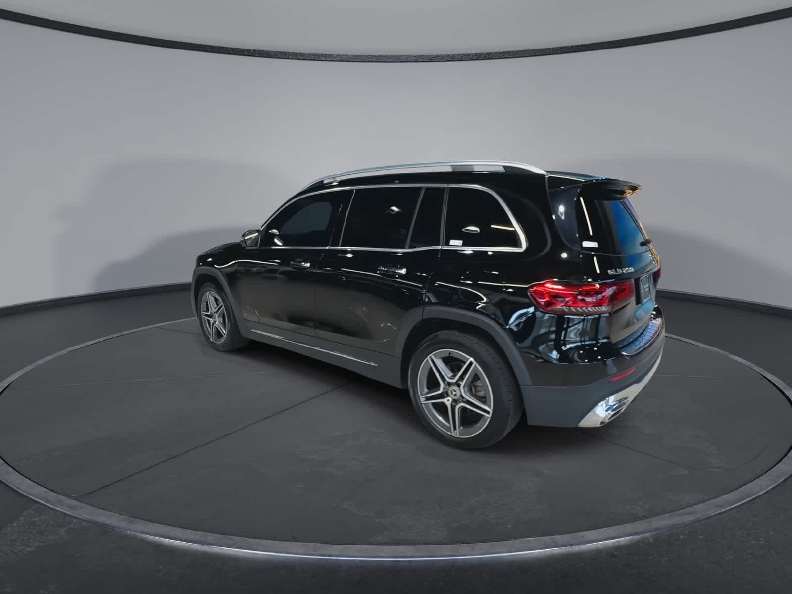 Thumbnail: 2022 Mercedes-Benz GLB - 8