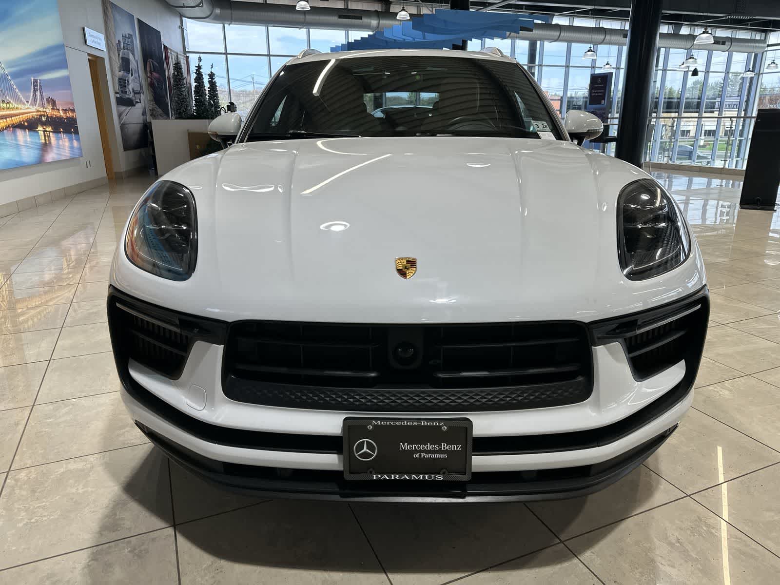 Thumbnail: 2023 Porsche Macan - 18