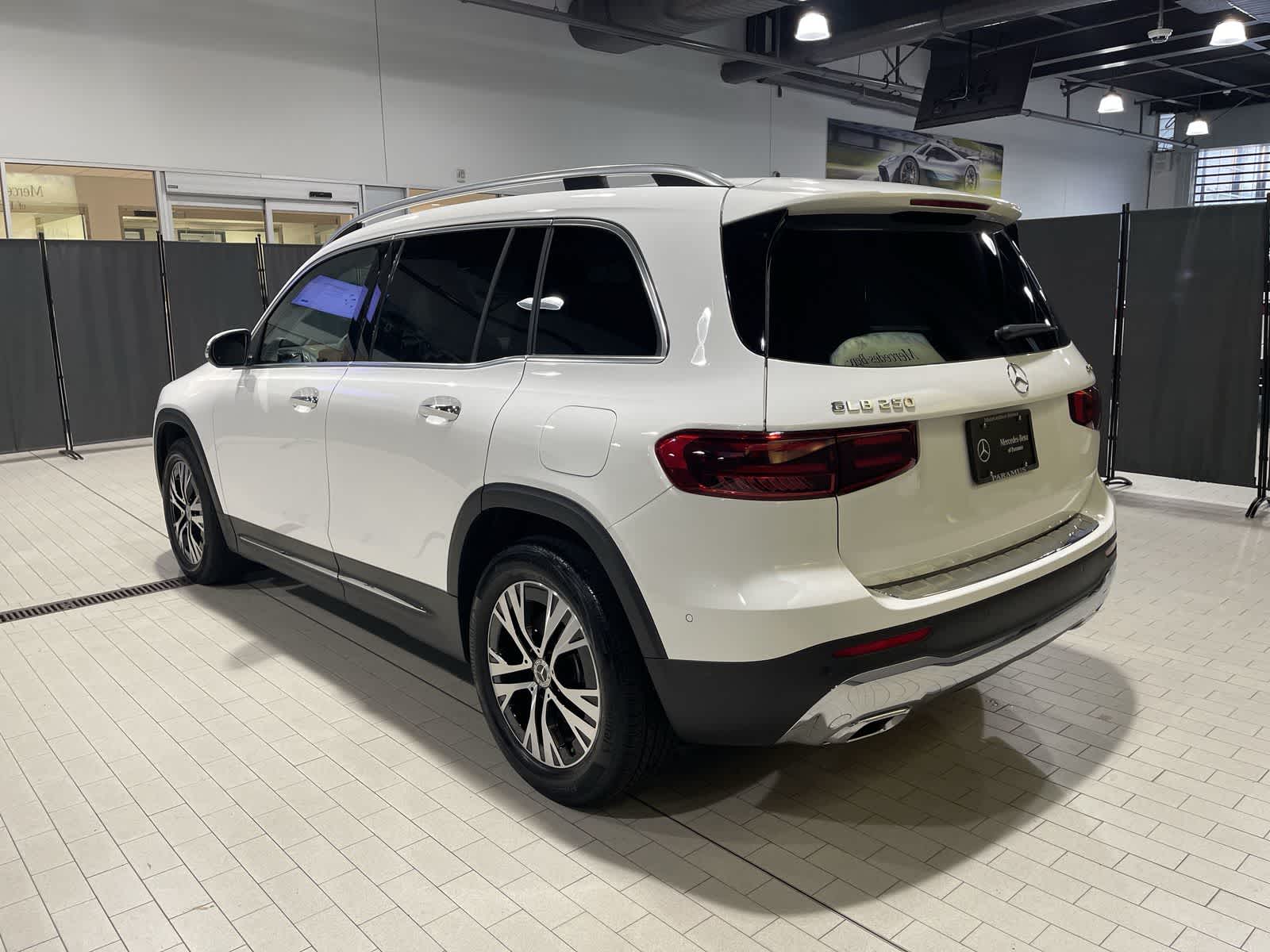 Thumbnail: 2025 Mercedes-Benz GLB - 16