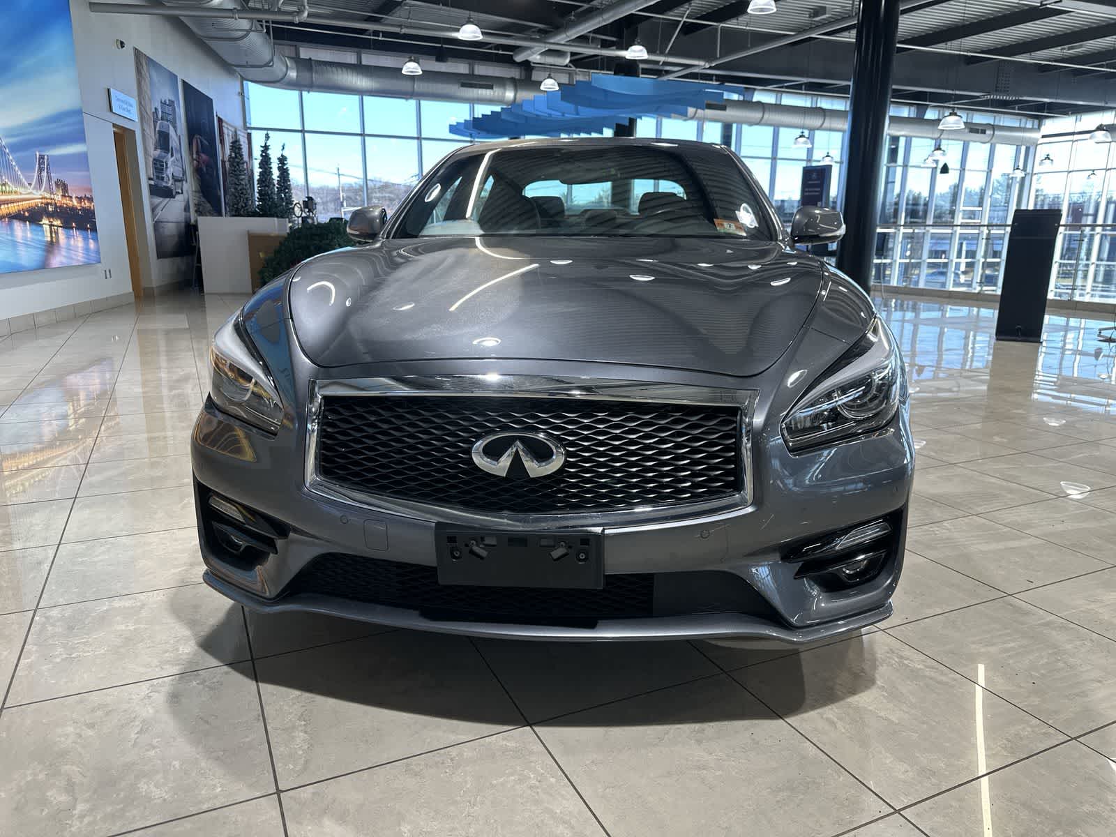 Thumbnail: 2017 INFINITI Q70 - 18