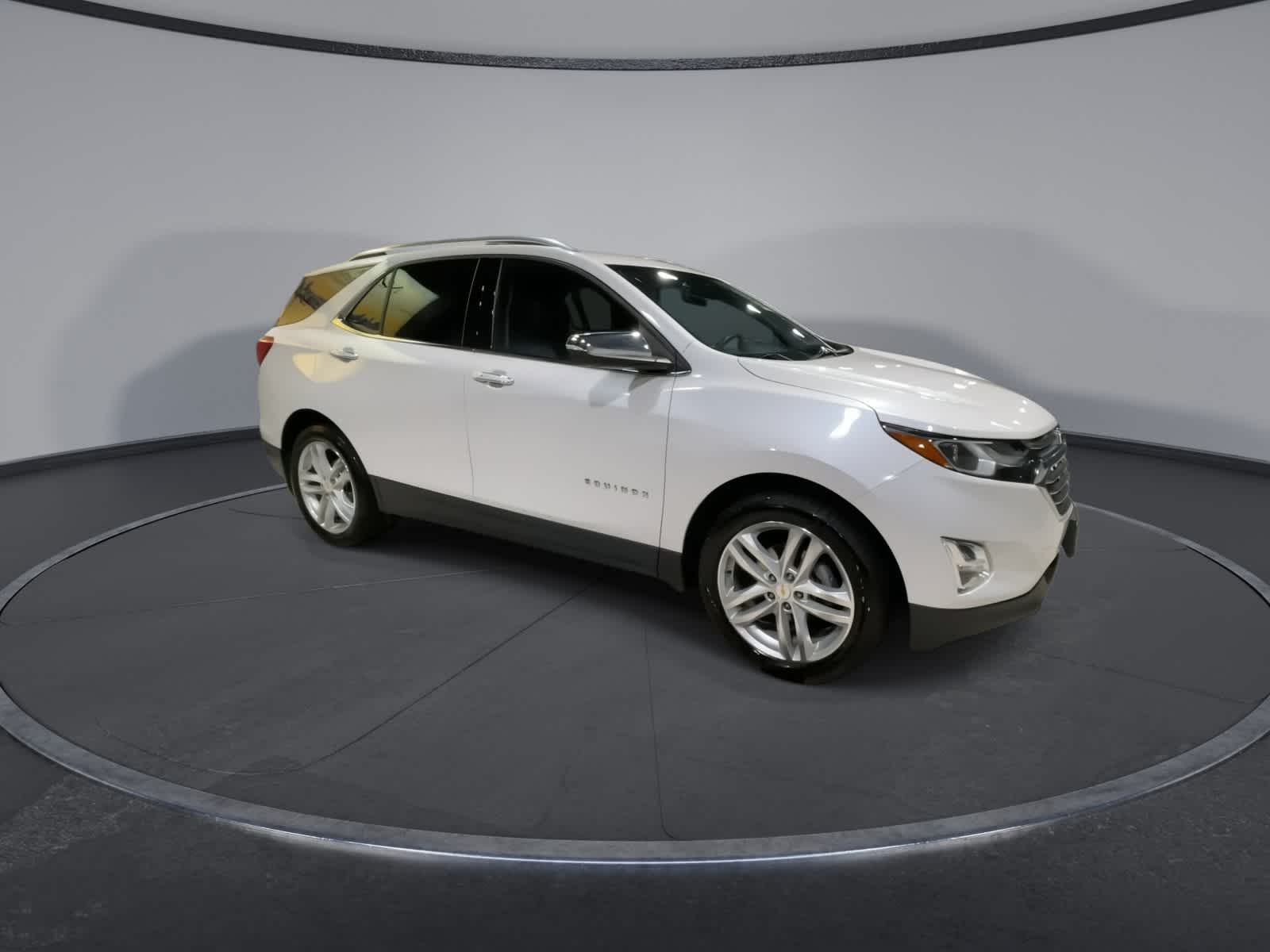 2018 Chevrolet Equinox Premier photo 2