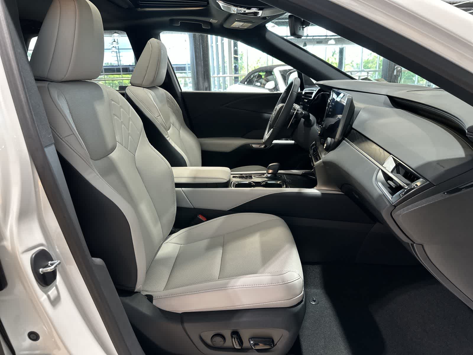 Thumbnail: 2023 Lexus RX - 26