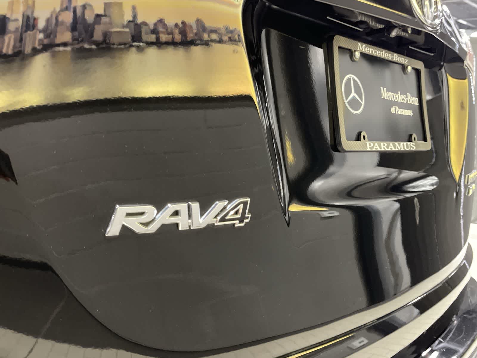 Thumbnail: 2016 Toyota RAV4 - 19