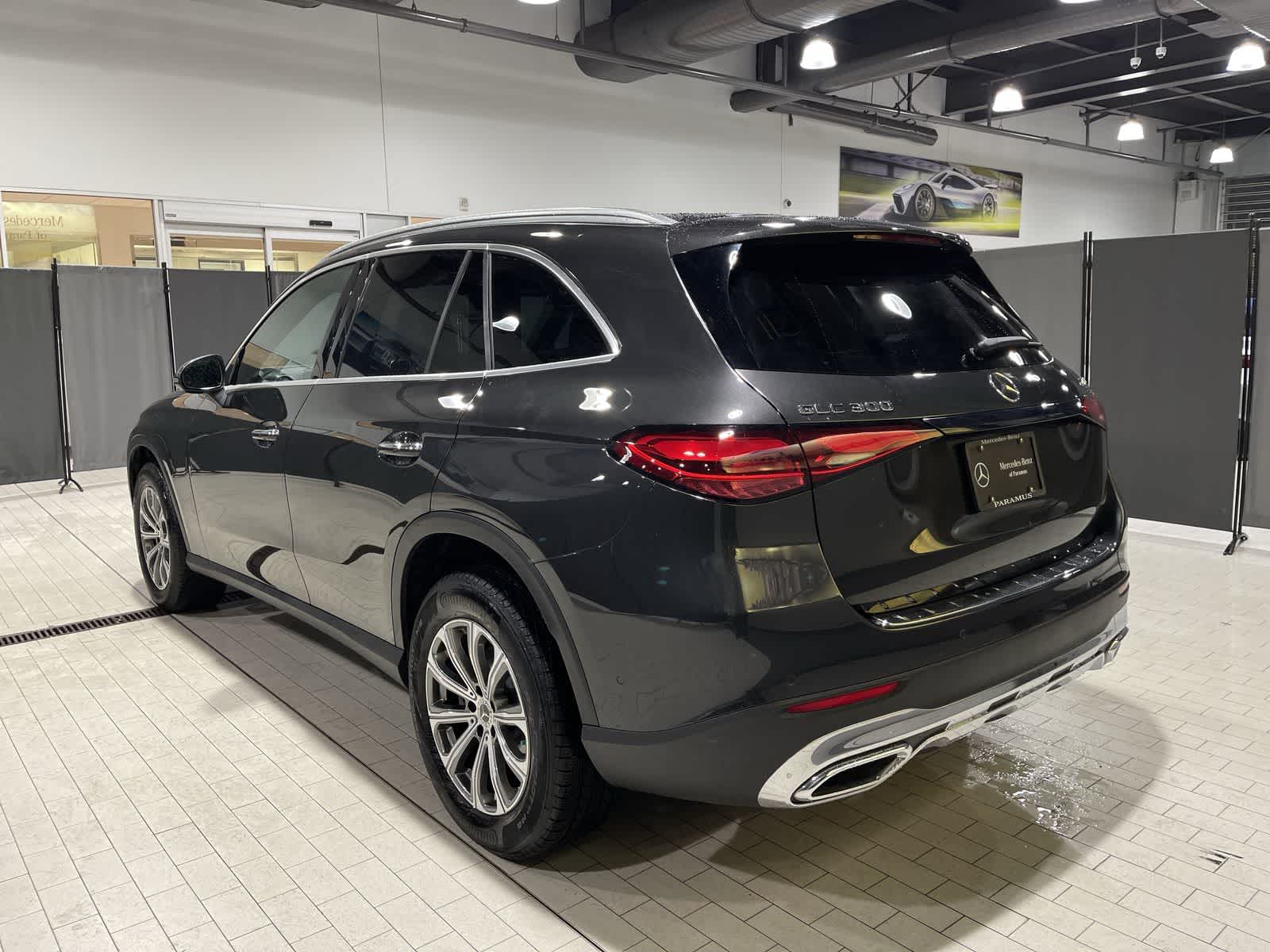 Thumbnail: 2025 Mercedes-Benz GLC - 16