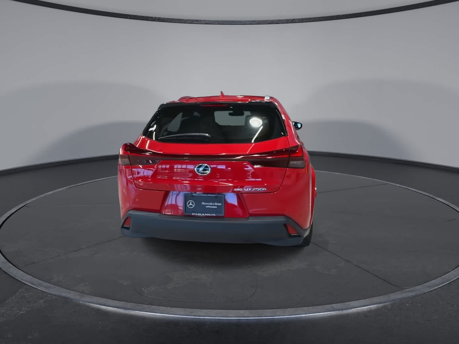 Thumbnail: 2023 Lexus UX - 10