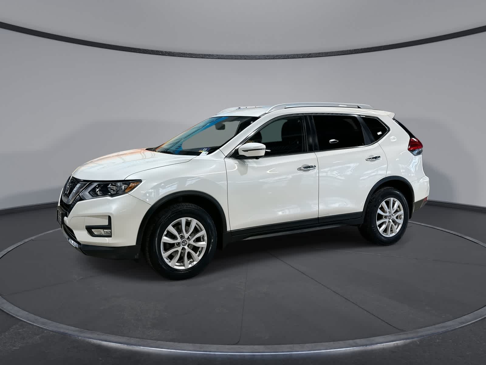 Thumbnail: 2017 Nissan Rogue - 1