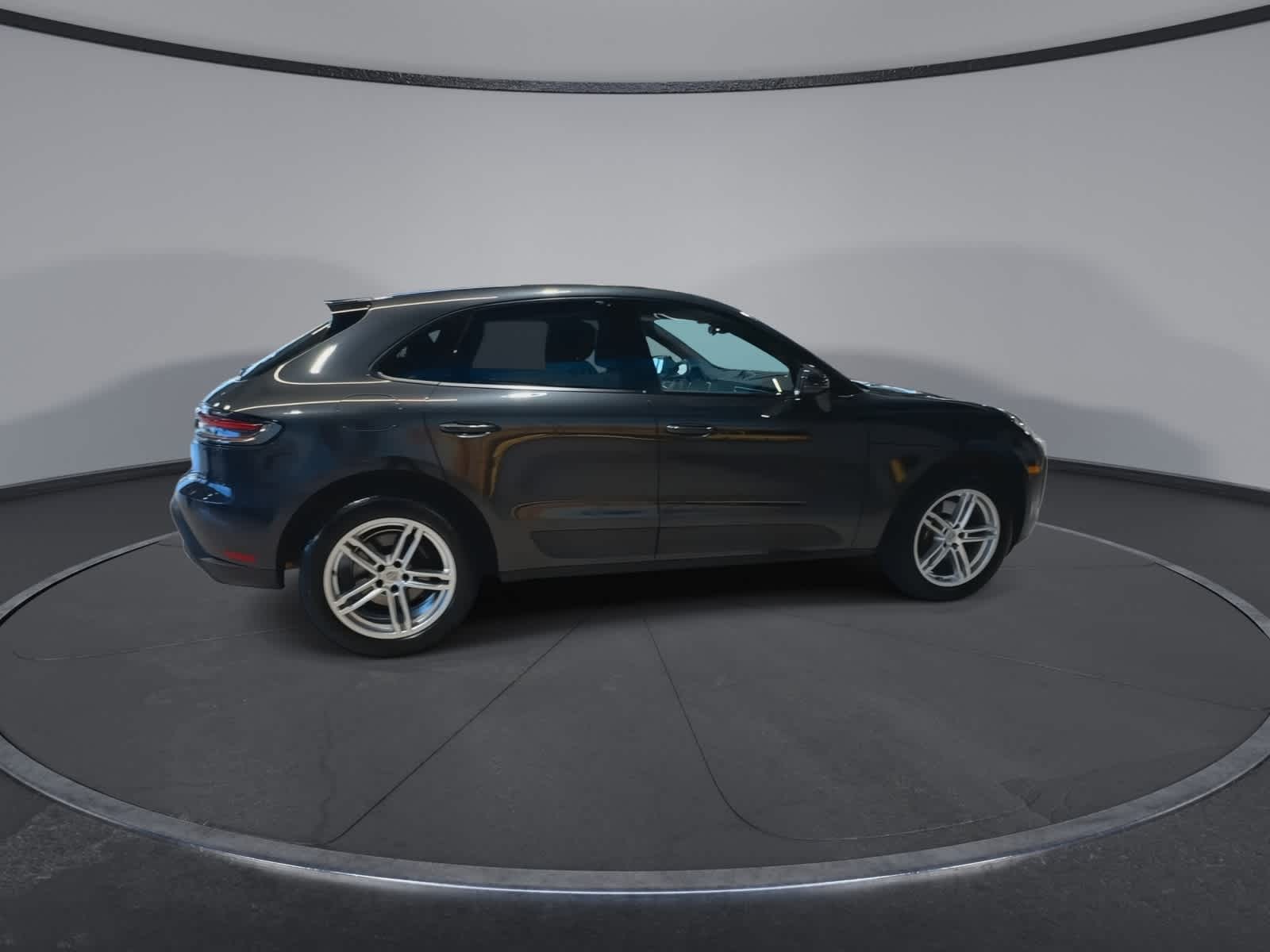 Thumbnail: 2023 Porsche Macan - 12