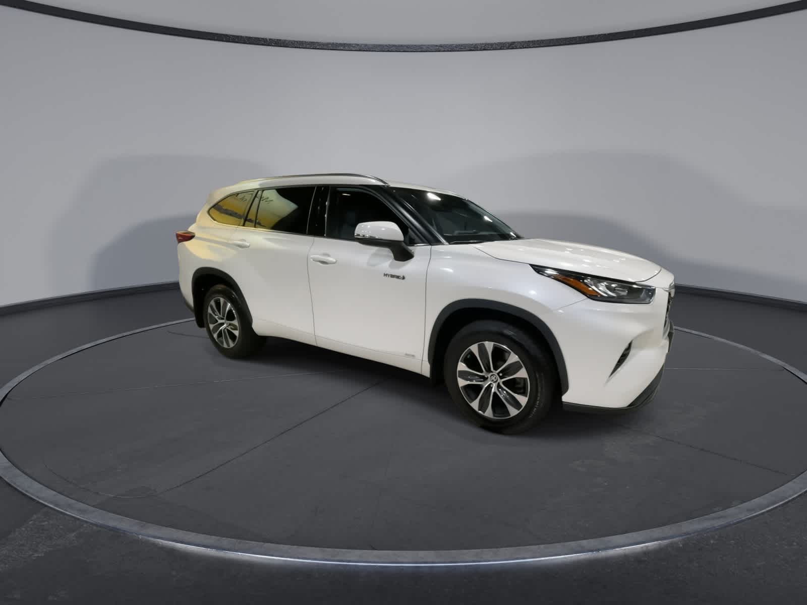 Thumbnail: 2020 Toyota Highlander - 2
