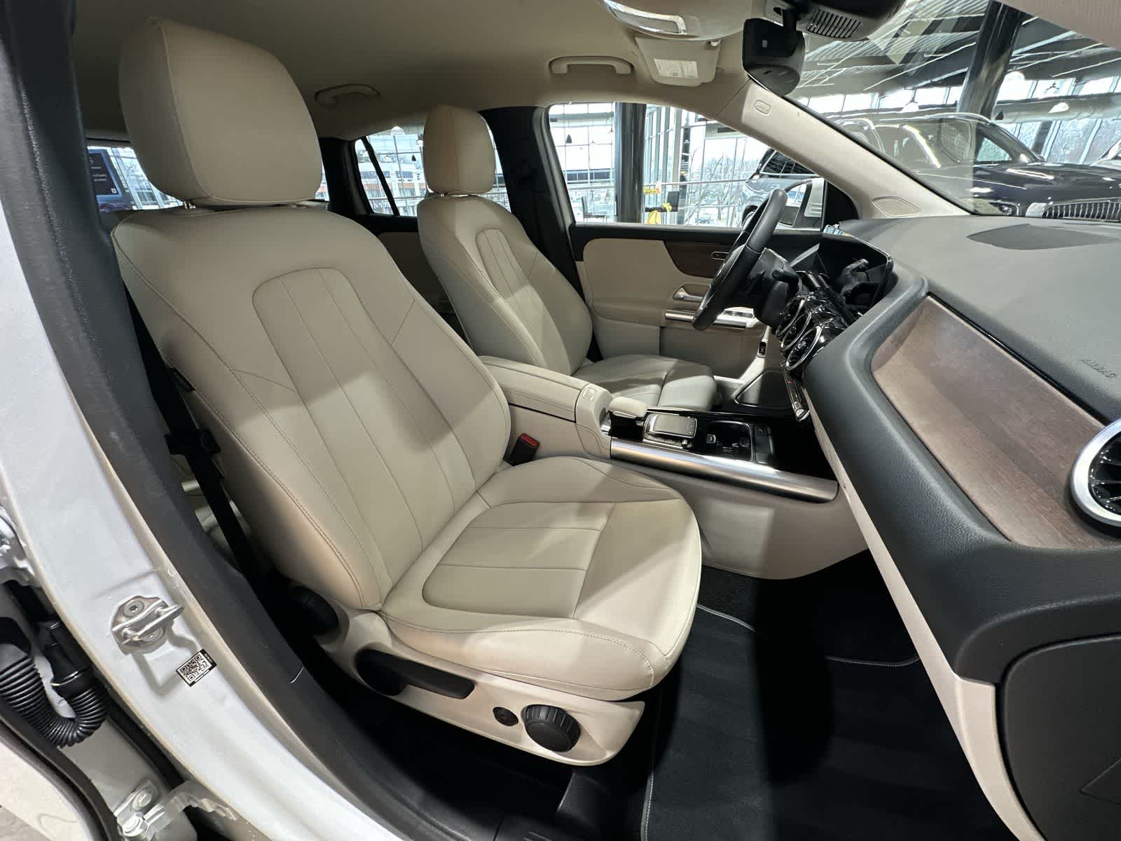 Thumbnail: 2022 Mercedes-Benz GLA - 26