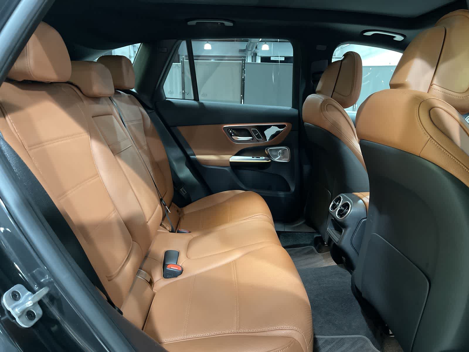 Thumbnail: 2025 Mercedes-Benz GLC - 25