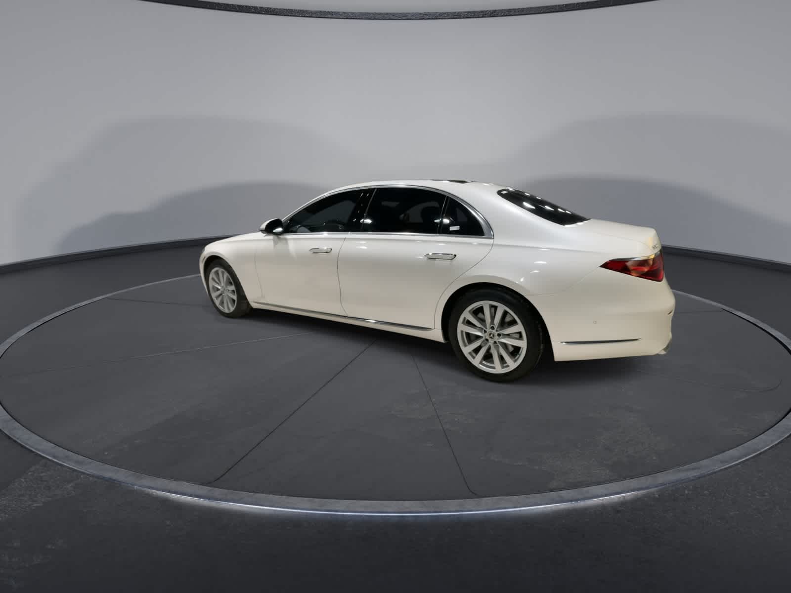 Thumbnail: 2021 Mercedes-Benz S-Class - 9