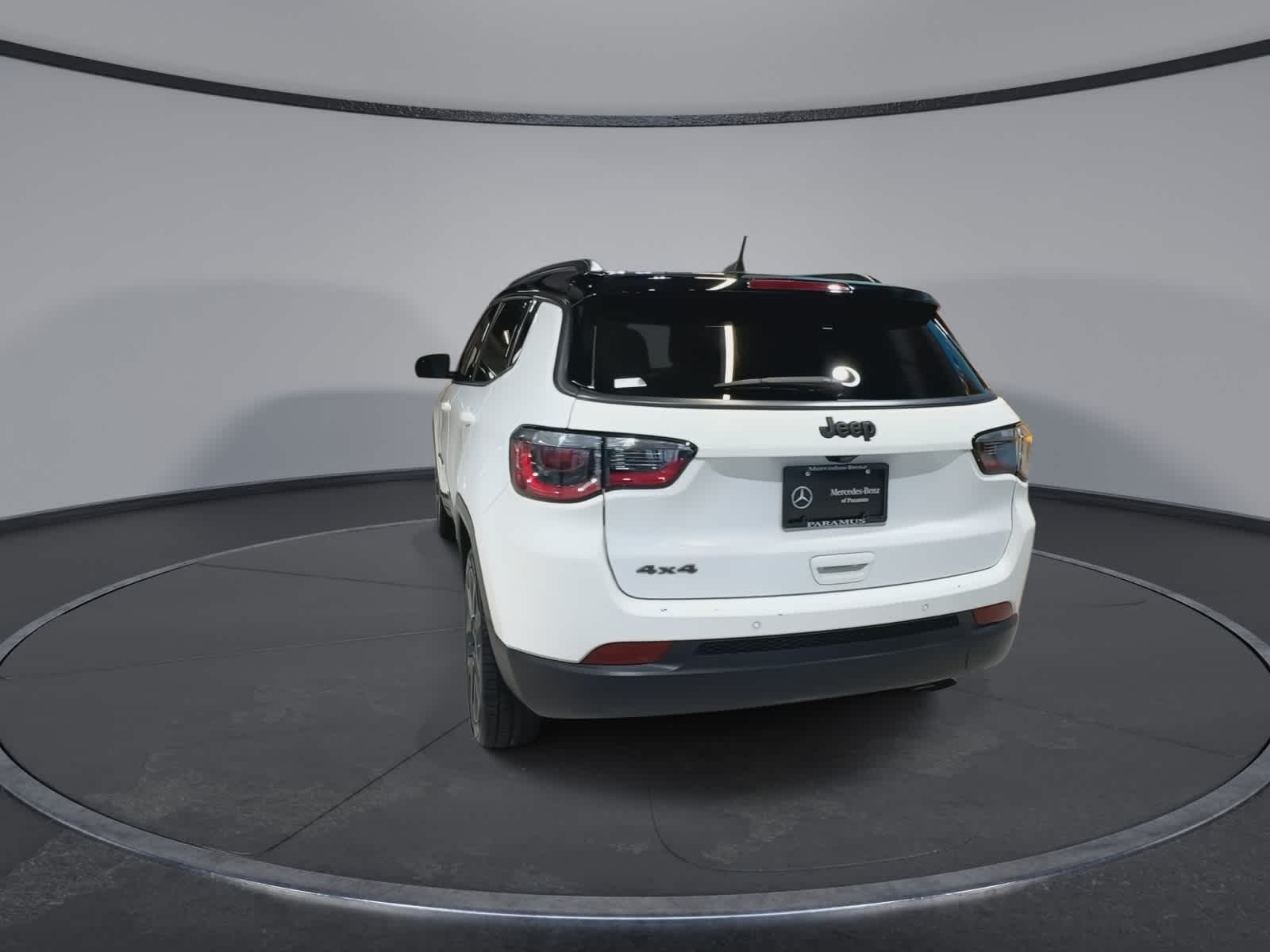 Thumbnail: 2020 Jeep Compass - 9